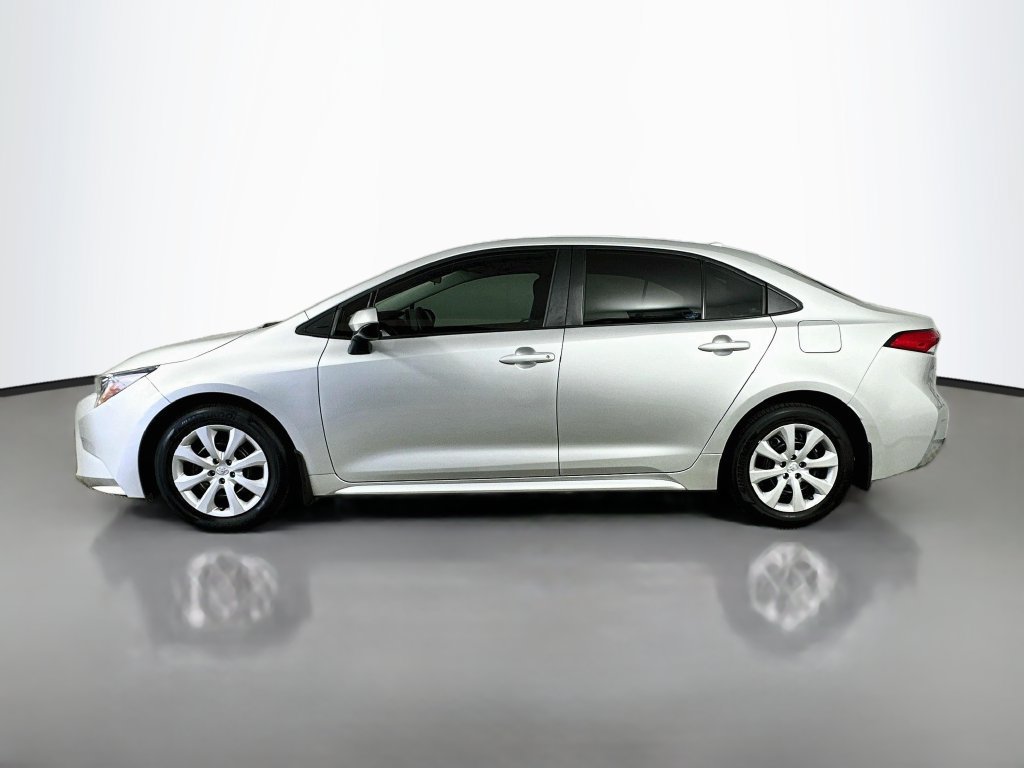 Used 2024 Toyota Corolla LE FWD image 4