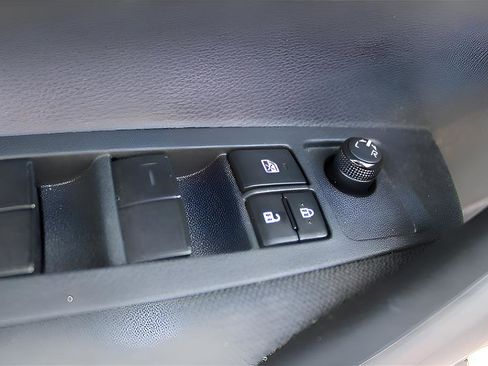 Used 2025 Toyota Corolla LE FWD image 30