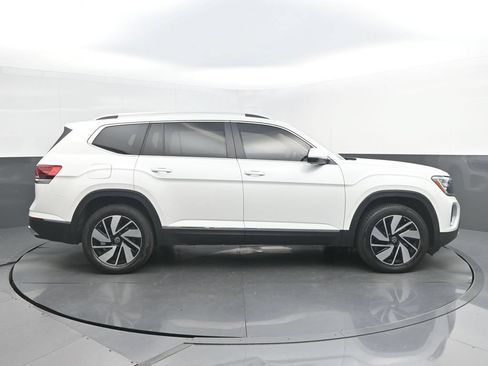 Used 2024 Volkswagen Atlas SEL AWD/4WD image 8