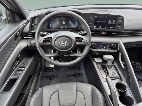 New 2026 Hyundai Elantra SEL Sport FWD image 10