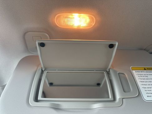 Used 2025 Nissan Rogue SV image 29