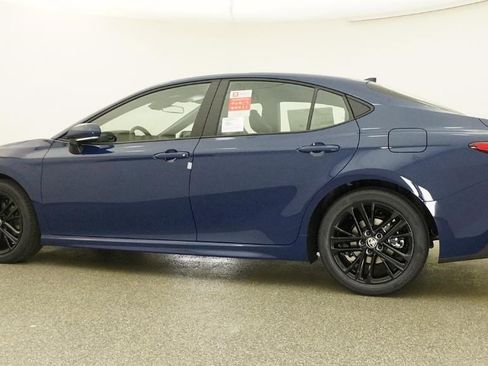 New 2026 Toyota Camry SE image 3