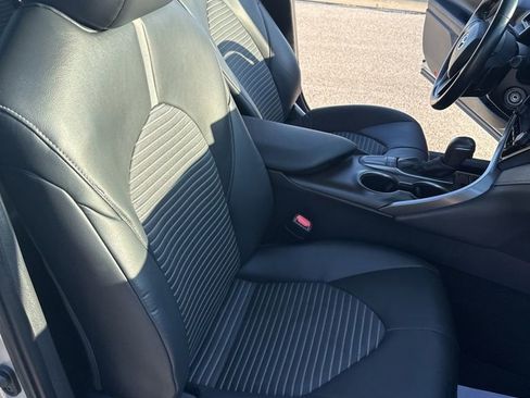 Used 2024 Toyota Camry SE image 12