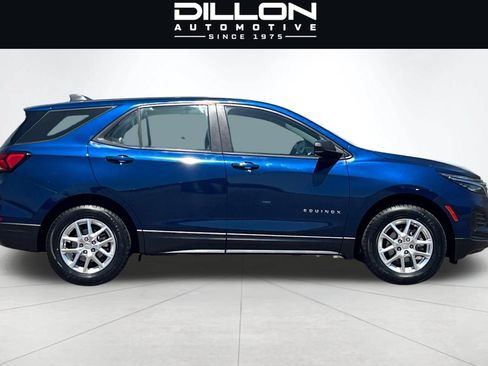 Used 2022 Chevrolet Equinox LS w/ LPO, Floor Liner Package AWD/4WD image 3