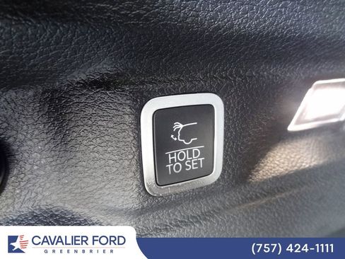 Used 2023 Jeep Grand Cherokee L Limited w/ Luxury Tech Group II AWD/4WD image 12