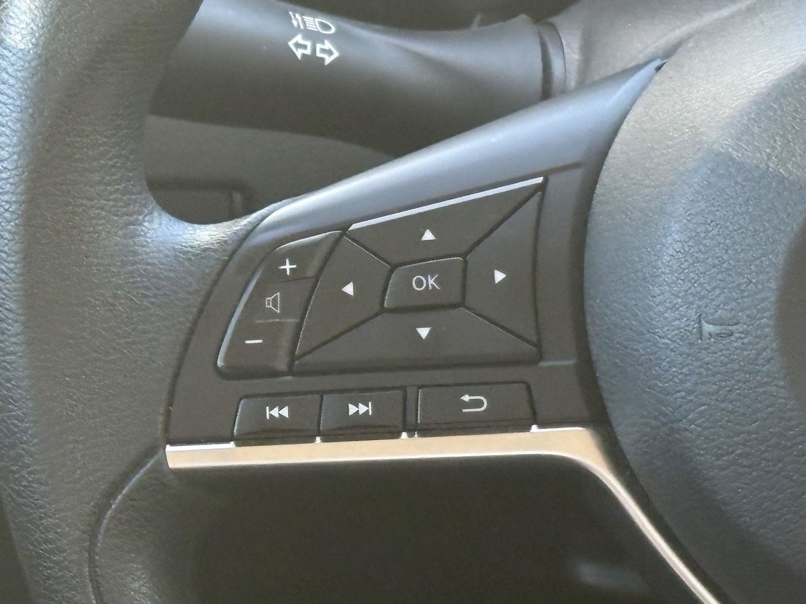 Used 2024 Nissan Sentra SV FWD image 8