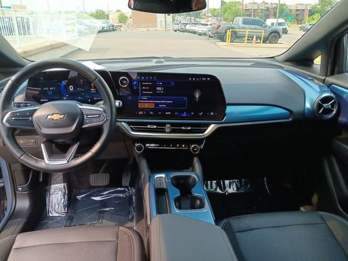 Used 2024 Chevrolet Equinox EV LT AWD/4WD image 12
