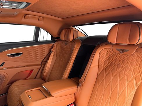 Used 2022 Bentley Flying Spur W12 image 44
