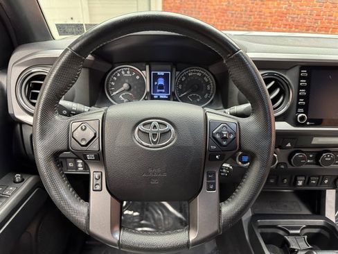 Used 2021 Toyota Tacoma TRD Off-Road image 14