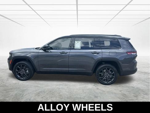 Used 2025 Jeep Grand Cherokee L Limited w/ Trailer Tow Package AWD/4WD image 8