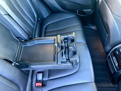Used 2022 BMW X5 xDrive40i w/ Premium Package AWD/4WD image 18