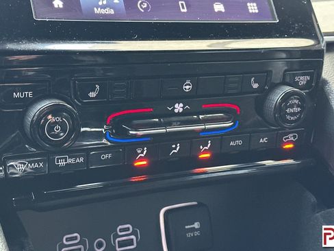 Used 2022 Jeep Grand Cherokee L Laredo image 26