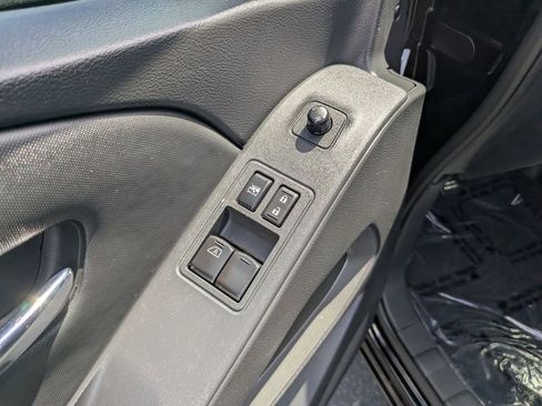 Used 2022 Nissan Frontier SV RWD image 18