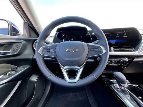 New 2026 Chevrolet Trax ACTIV w/ Sunroof Package FWD image 17