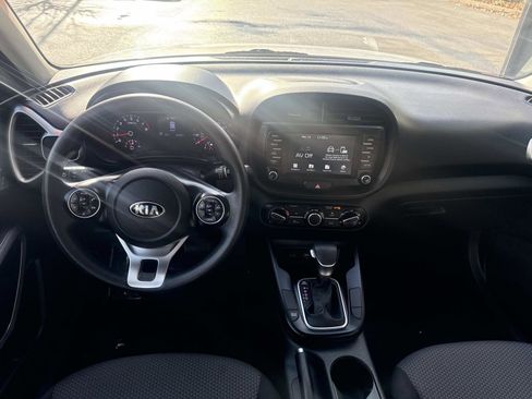 Used 2020 Kia Soul LX image 13