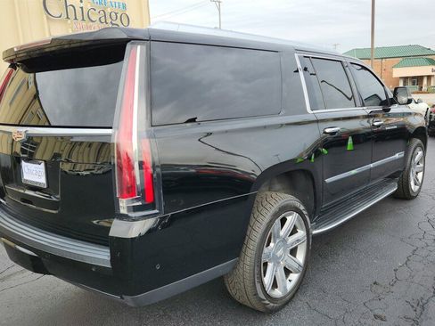 Used 2018 Cadillac Escalade ESV Luxury AWD/4WD image 9