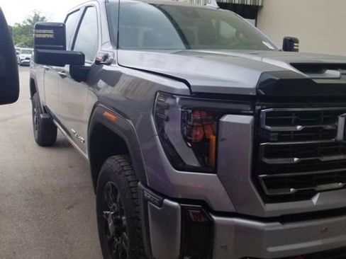 Used 2026 GMC Sierra 2500 AT4 AWD/4WD image 1