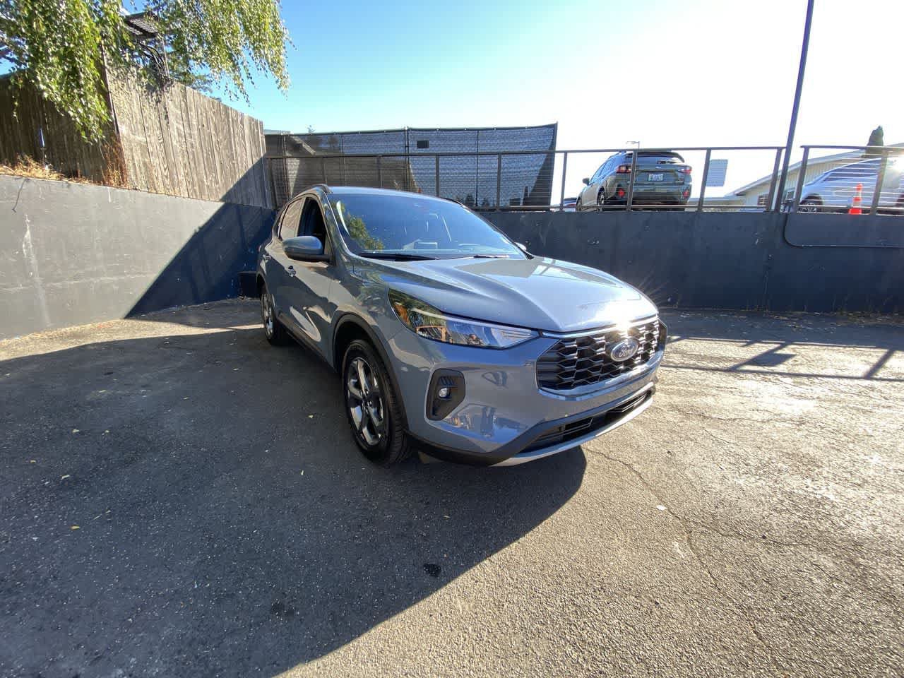 Used 2025 Ford Escape ST-Line Select AWD/4WD image 8