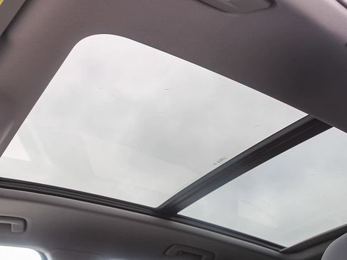 Used 2025 Audi Q6 e-tron Premium w/ Convenience Package image 16