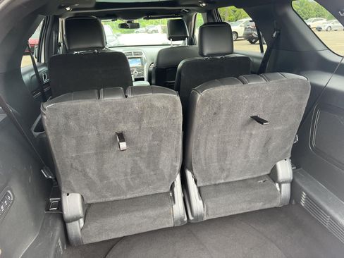 Used 2018 Ford Explorer Platinum AWD/4WD image 35