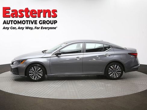 Used 2024 Nissan Altima 2.5 SV image 59