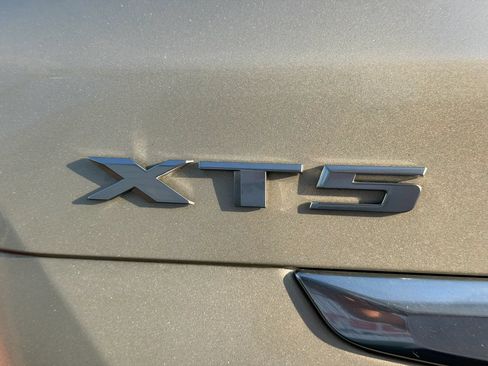 Used 2017 Cadillac XT5 FWD image 56