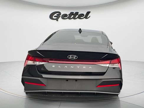 Certified 2025 Hyundai Elantra Sport FWD image 6