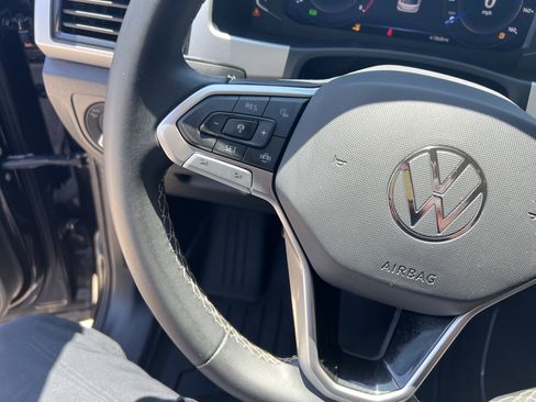 Certified 2023 Volkswagen Atlas SE FWD image 17