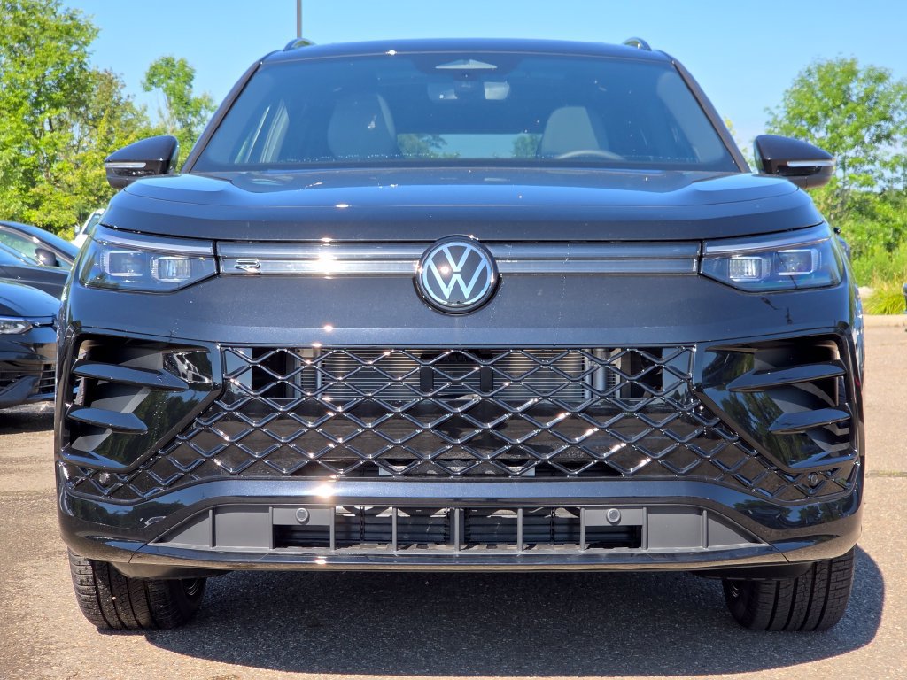 New 2026 Volkswagen Tiguan SE R-Line AWD/4WD image 9