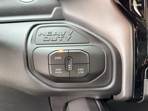 New 2026 RAM 2500 Big Horn AWD/4WD image 13