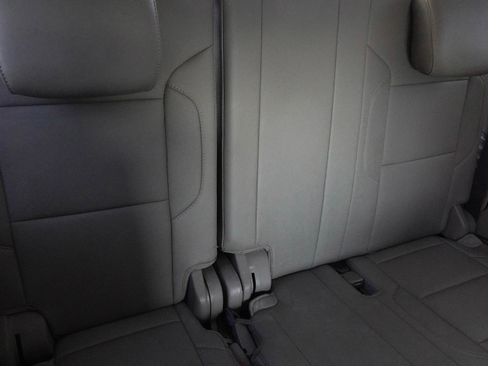 Used 2018 GMC Yukon SLT w/ Premium Edition image 38