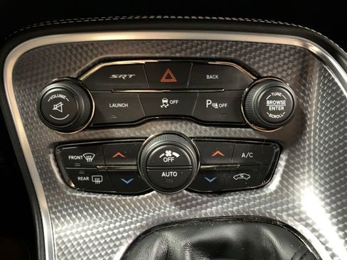 Used 2015 Dodge Challenger SRT Hellcat image 19