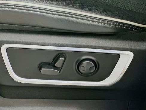 Used 2024 RAM 1500 Laramie image 22