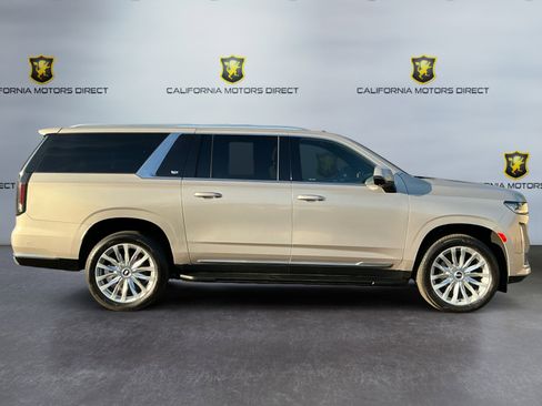 Used 2022 Cadillac Escalade ESV Premium Luxury image 4