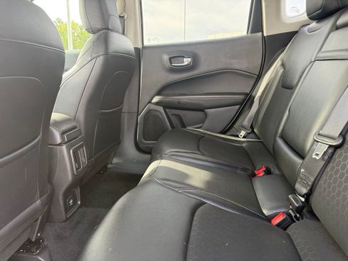 Used 2018 Jeep Compass Latitude w/ Cold Weather Group AWD/4WD image 45
