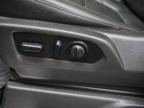 Used 2022 Chevrolet Silverado 1500 LTZ w/ LTZ Premium Package image 8