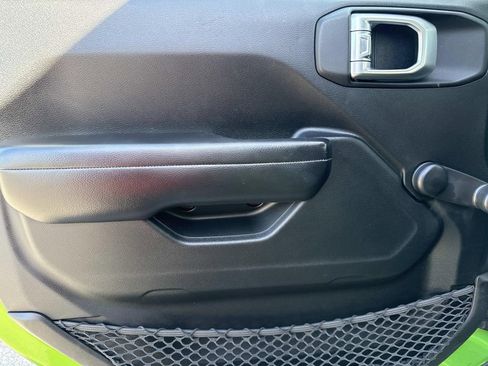 Used 2018 Jeep Wrangler Sport image 12