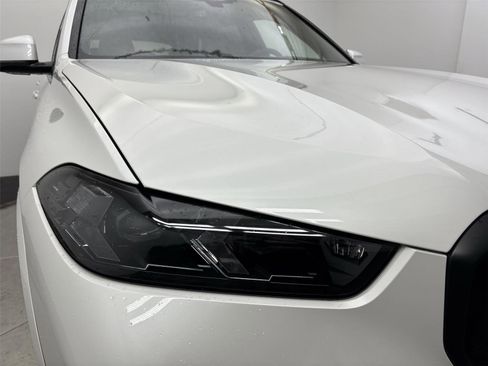 New 2026 BMW X5 xDrive50e w/ Executive Package image 18