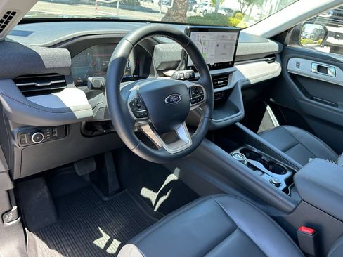 Certified 2026 Ford Explorer Active w/ Active Comfort Package RWD image 25