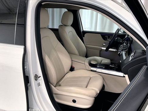 Used 2023 Mercedes-Benz GLB 250 image 16