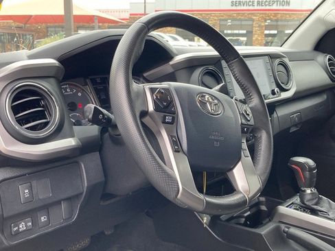 Used 2020 Toyota Tacoma SR5 image 7