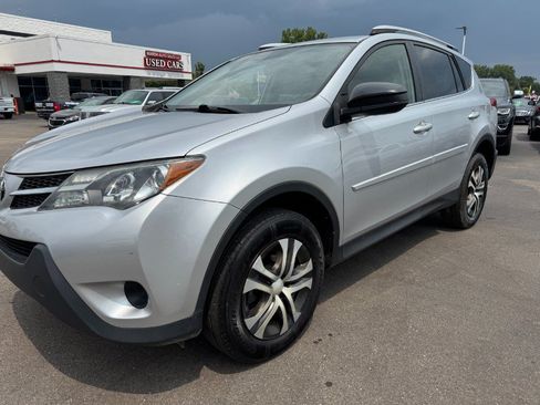 Used 2013 Toyota RAV4 LE FWD image 9