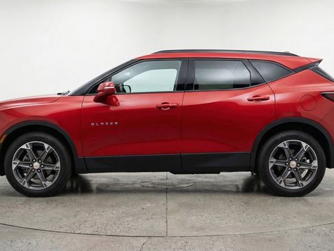 Used 2025 Chevrolet Blazer LT FWD image 5