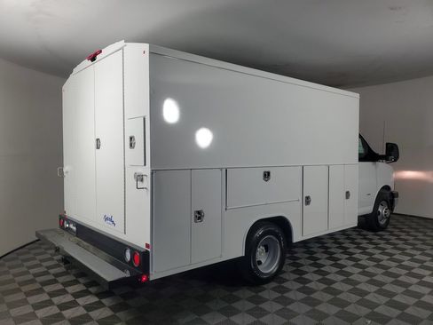 New 2026 Chevrolet Express 3500 w/ Power Convenience Package RWD image 4