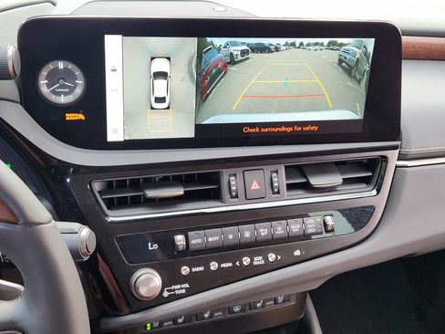 Used 2024 Lexus ES 300h Ultra Luxury w/ Accessory Package (Z2) FWD image 20