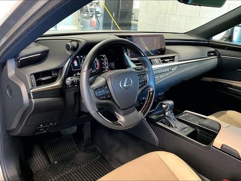 Used 2020 Lexus ES 350 w/ Premium Package image 17
