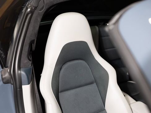 Used 2018 Porsche 911 Targa 4 GTS image 25