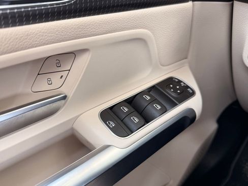 Used 2020 Mercedes-Benz GLB 250 image 23