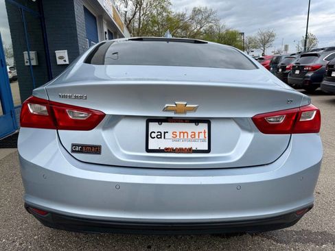Used 2017 Chevrolet Malibu LT w/ Driver Confidence Package FWD image 9