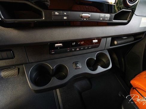 Used 2025 Mercedes-Benz Sprinter 2500 image 27